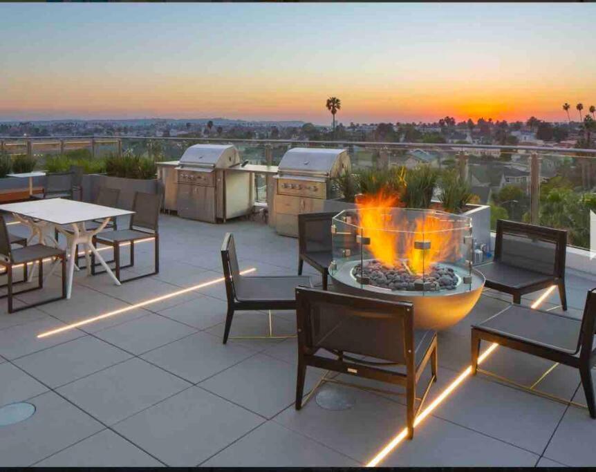 ロサンゼルスRelax On Wilshire With A Viewアパートメント エクステリア 写真